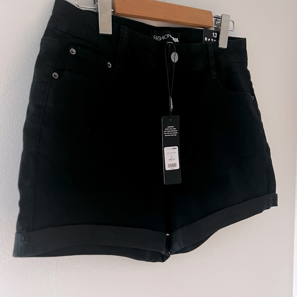 *NWT* FASHIONNOVA Black Carter Denim Shorts 13